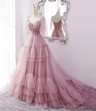 Load image into Gallery viewer, Tulle Tiered Flowers Train Prom Gown