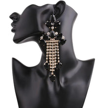 Carica l&#39;immagine nel visualizzatore di Gallery, Large Tassel Rhinestone Earrings