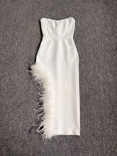 Carregar imagem no visualizador da galeria, Feather Split Bandage Dress