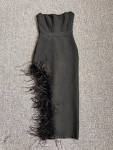 Carregar imagem no visualizador da galeria, Feather Split Bandage Dress