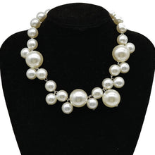Carica l&#39;immagine nel visualizzatore di Gallery, Beads Pearl Collarbone Choker