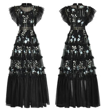 Carregar imagem no visualizador da galeria, Runway Embroidery Mesh Ruffles Dress