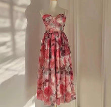 Carica l&#39;immagine nel visualizzatore di Gallery, Red Flower Dress