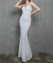 Cargar imagen en el visor de la galería, Sequin Fitted Mermaid Gown