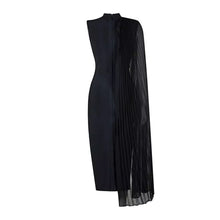 Carica l&#39;immagine nel visualizzatore di Gallery, Black Runway Bodycon Dress