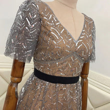 Cargar imagen en el visor de la galería, Leaf Sequin Layerd Mesh Dress