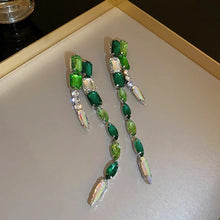 Carregar imagem no visualizador da galeria, Green Geometric Dangle Earrings