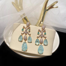 Carregar imagem no visualizador da galeria, Drop Shaped Zircon Earrings