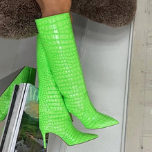 Cargar imagen en el visor de la galería, Pointed Slipon Tube Boots