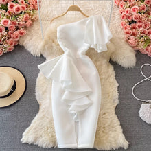 Carica l&#39;immagine nel visualizzatore di Gallery, One Shoulder Ruffles Cocktail Dress