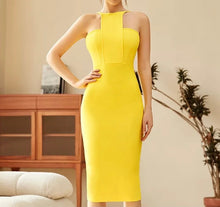 Carica l&#39;immagine nel visualizzatore di Gallery, Halter Yellow Bandage Dress