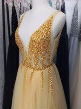 Charger l&#39;image dans la galerie, Beading Crystal High Splits Gown