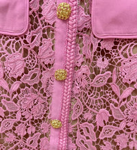 Carica l&#39;immagine nel visualizzatore di Gallery, Pink Square Collar Lace Mid-length Dress