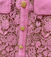 Carregar imagem no visualizador da galeria, Pink Square Collar Lace Mid-length Dress