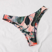 Carica l&#39;immagine nel visualizzatore di Gallery, Leaves Print Bikini Set