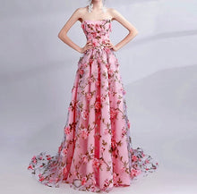 Load image into Gallery viewer, Appliqués Flower Lace Up Prom Dress