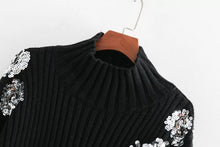 Load image into Gallery viewer, Flower Sequins Pullover