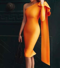 Load image into Gallery viewer, Bowknot One Shoulder Bandage Dress