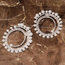 Carregar imagem no visualizador da galeria, Pearls Sun-Charms Earrings