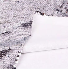 Charger l&#39;image dans la galerie, Silver Sequined Strap Dress