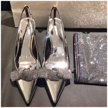 Carica l&#39;immagine nel visualizzatore di Gallery, Silver Rhinestone Pointed Stiletto