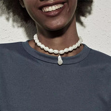 Load image into Gallery viewer, Pearl Choker