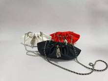 Cargar imagen en el visor de la galería, Designer Chain Ruched Pouch Bag