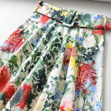 Carica l&#39;immagine nel visualizzatore di Gallery, Vintage Floral Midi Skirt
