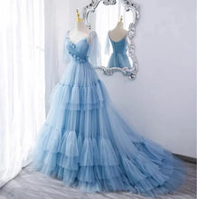 Cargar imagen en el visor de la galería, Tulle Tiered Flowers Train Prom Gown