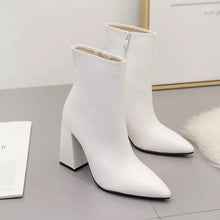 Carregar imagem no visualizador da galeria, Winter Ankle Zip Boots