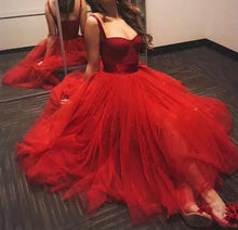 Load image into Gallery viewer, Classic Red Tulle Prom Dress
