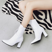 Carica l&#39;immagine nel visualizzatore di Gallery, Mid-calf High Chunky Block Heels Pointed Toe Lace-up Zipper Boots