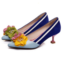 Load image into Gallery viewer, Flowers Luxury Pumps