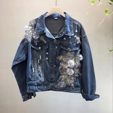 Carregar imagem no visualizador da galeria, Flower Embroidered Denim Jacket