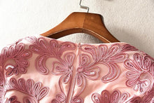 Carica l&#39;immagine nel visualizzatore di Gallery, Flower Crochet Embroidery Sequined Dress