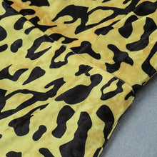 Carica l&#39;immagine nel visualizzatore di Gallery, Leopard Velvet Bodycon Dress