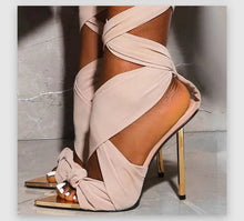 Load image into Gallery viewer, Cross-Tied Sandals