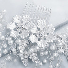 Carica l&#39;immagine nel visualizzatore di Gallery, Bridal Handmade Crystal Headpieces