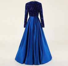 Cargar imagen en el visor de la galería, Deep V Neck Long Sequin Dress