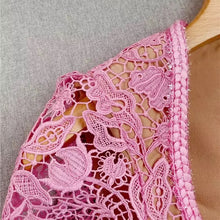 Carica l&#39;immagine nel visualizzatore di Gallery, Pink Square Collar Lace Mid-length Dress