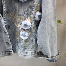 Charger l&#39;image dans la galerie, Flower Embroidered Denim Jacket