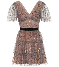 Carica l&#39;immagine nel visualizzatore di Gallery, Leaf Sequin Layerd Mesh Dress