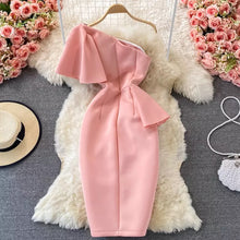 Carica l&#39;immagine nel visualizzatore di Gallery, One Shoulder Ruffles Cocktail Dress