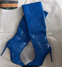 Cargar imagen en el visor de la galería, Pointed Slipon Tube Boots