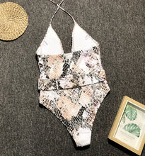 Carica l&#39;immagine nel visualizzatore di Gallery, V-neck One Piece Swimsuit