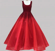 Carica l&#39;immagine nel visualizzatore di Gallery, Crystal A-Line Ball Gown