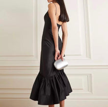 Carica l&#39;immagine nel visualizzatore di Gallery, Taffeta Ruffles Asymmetric Dress