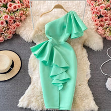 Carica l&#39;immagine nel visualizzatore di Gallery, One Shoulder Ruffles Cocktail Dress
