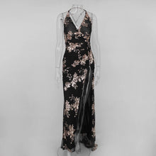 Carica l&#39;immagine nel visualizzatore di Gallery, Sequin Halter Evening Dress