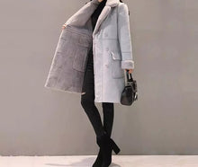 Carregar imagem no visualizador da galeria, Faux Fur Warm Overcoat